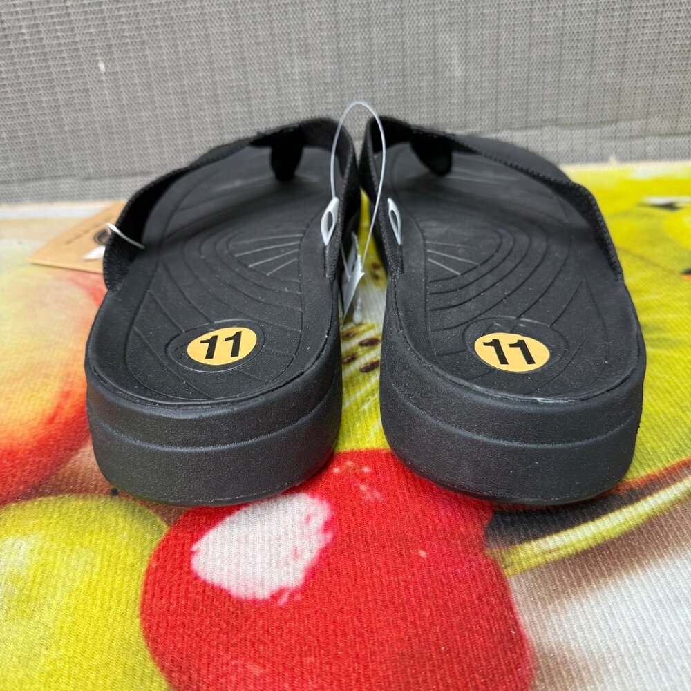 Malibu Men's Black Flip Flops Sandals Size 11 Comfortable Beachwear - Picture 6 of 8